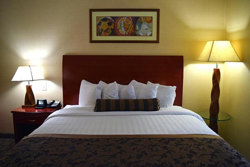 Wingate By Wyndham - Edmonton West Hotell Eksteriør bilde